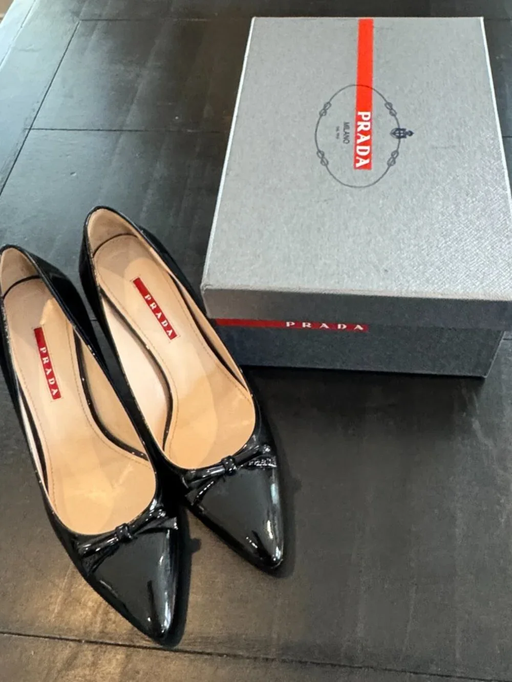 Prada Black Patent Leather Pumps w/Bows,New,Never Used,w/Box,Retail:$1,000,W:8.5 - Picture 6 of 8